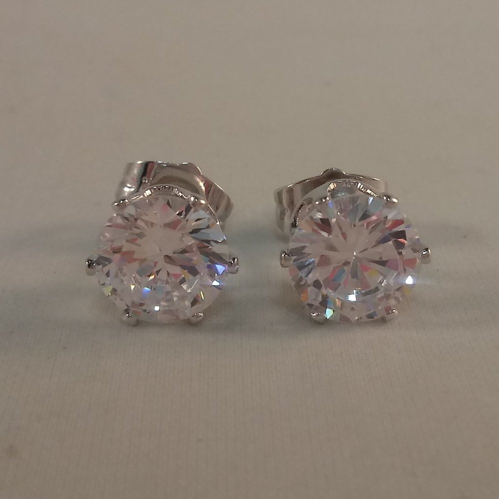925 Silver Flawless White Diamond Zircon Round Solitaire Stud Earrings Gorgeous